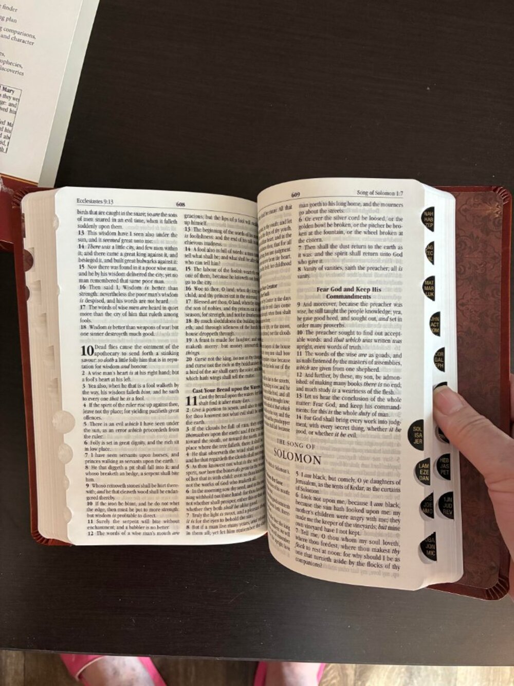 NEW and unused King James bible in large print with thumb indexes - Picture 5 of 7